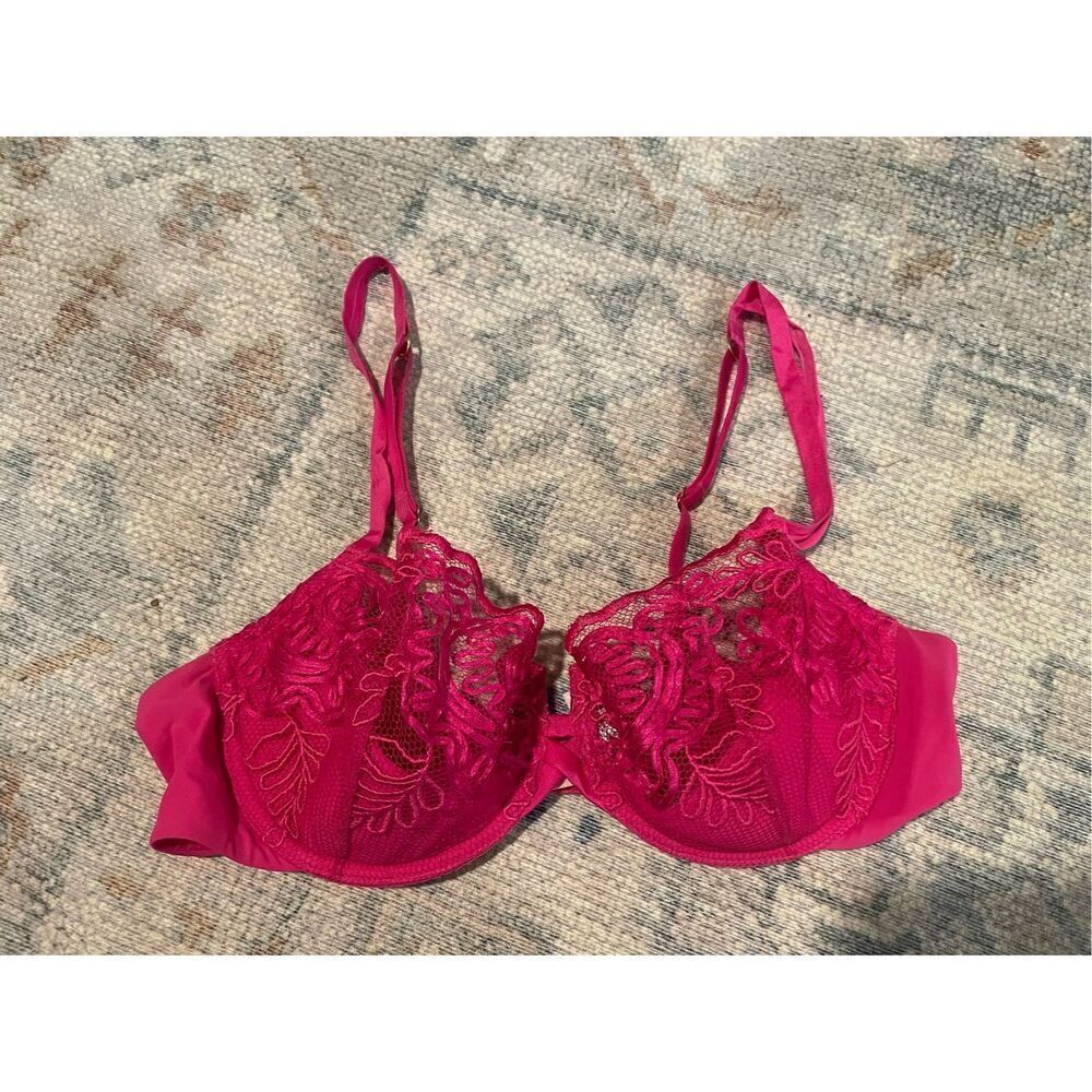 Victoria Secret very sexy push up without padding bra pink lace size 36D‎